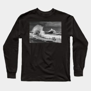 Stormy waves Long Sleeve T-Shirt